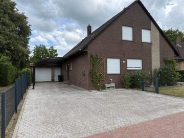 Großes Einfamilienhaus im Zentrum von Ostrhauderfehn zu verkaufen!, 26842 Ostrhauderfehn, Einfamilienhaus